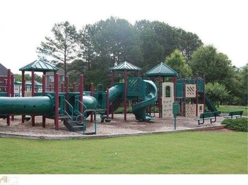1071 Eagles Brooke Dr, Locust Grove, GA 30248