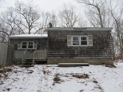 22 Knoll Rd, Moodus, CT 06469
