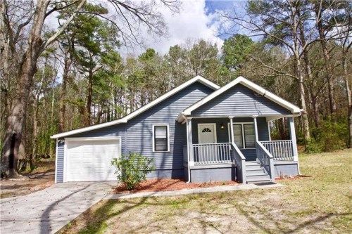 241 N Lake Dr, Jonesboro, GA 30236
