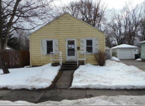 566 E Greenlawn Ave, Lansing, MI 48910