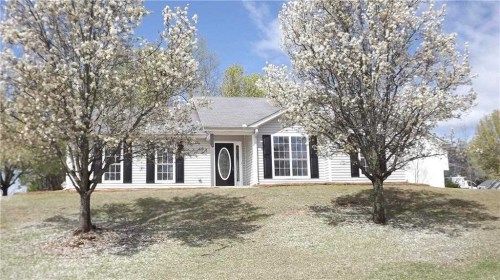 5126 Scenic View Rd, Flowery Branch, GA 30542