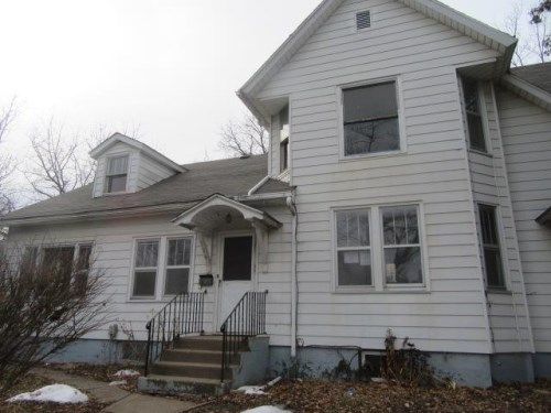 524 N 5th St, Clinton, IA 52732