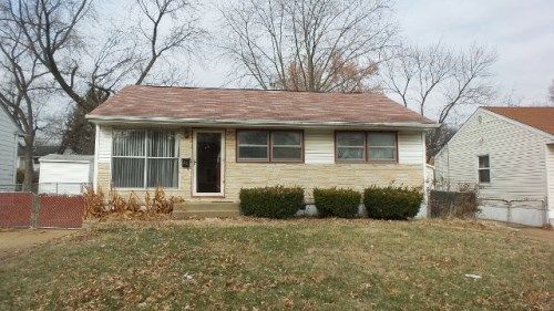 433 Midlothian Rd, Saint Louis, MO 63137