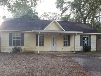 1217 Margaret St, Ocean Springs, MS 39564