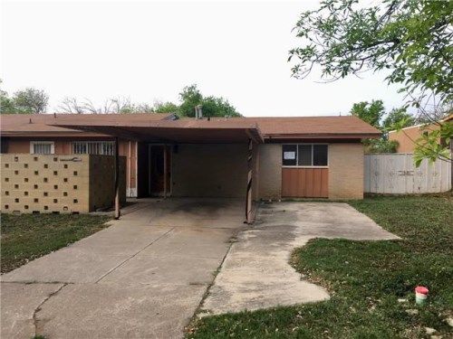 692 Juniper Ln, Laredo, TX 78041