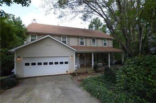 2191 Deer Oaks Trl, Lawrenceville, GA 30044
