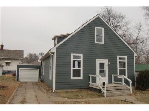 211 B Ave W, Oskaloosa, IA 52577