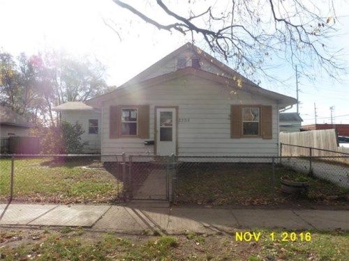 2305 Logan Ave, Des Moines, IA 50317