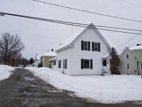 21 Burrill St, Fairfield, ME 04937