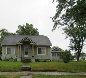 1067 La Salle Ave, Waterford, MI 48328