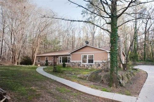 1937 Pueblo Dr, Jonesboro, GA 30236
