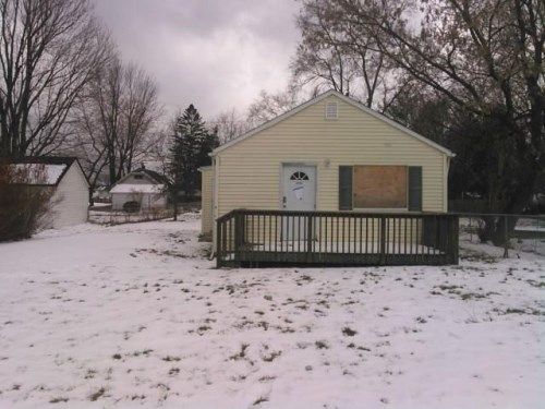 1123 Cherrylawn Dr, Pontiac, MI 48340