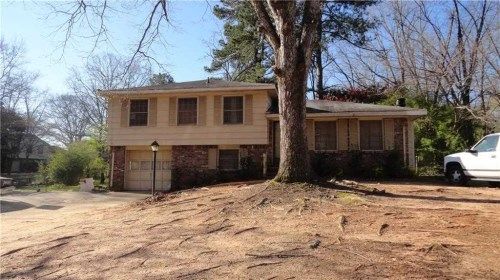 2485 Hartford Dr, Ellenwood, GA 30294