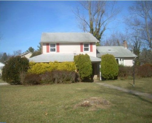 858 Queens Rd, Vineland, NJ 08361