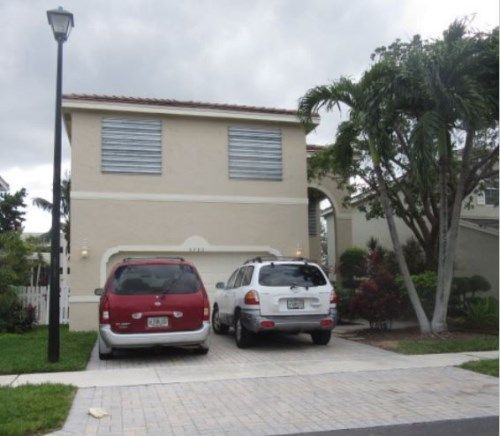 5780 S Sable Cr, Pompano Beach, FL 33063