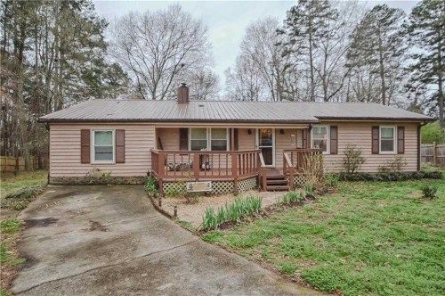 40 Chantilee St, Commerce, GA 30529