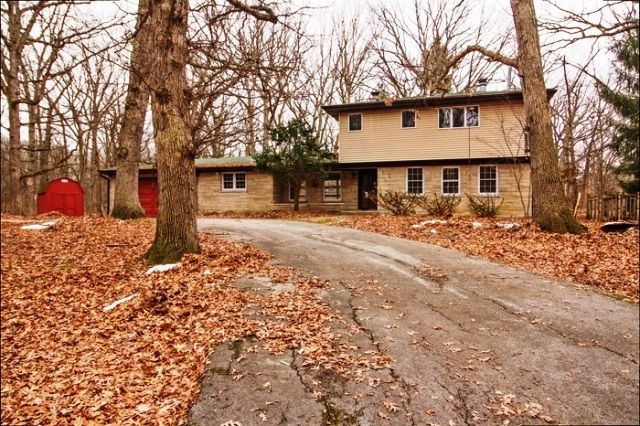 1815 E Burville Rd, Crete, IL 60417