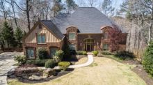 225 Grogans Lake Pointe Atlanta, GA 30350