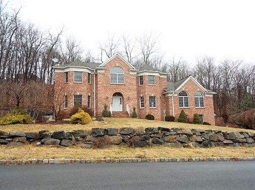 29 Crescent Dr, Ringwood, NJ 07456