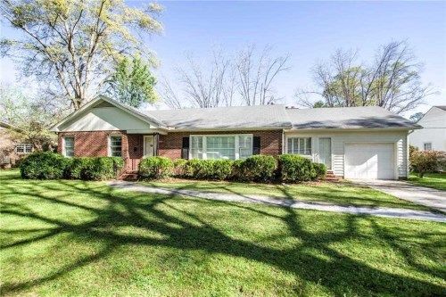 324 W Girard Ave, Cedartown, GA 30125