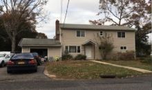 45 E Oakdale St Bay Shore, NY 11706