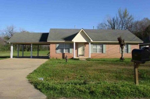 1931 Laura St, Demopolis, AL 36732