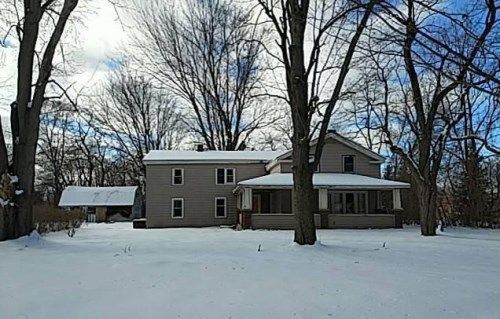 9090 Chilson Rd, Brighton, MI 48116