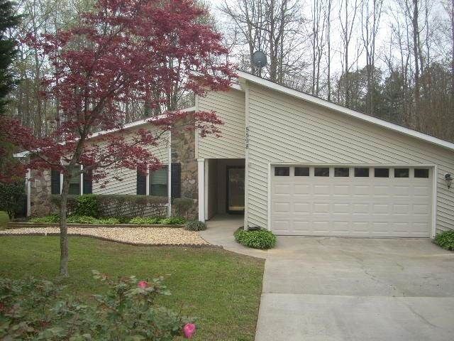 5598 Brooklyn Ln, Norcross, GA 30093