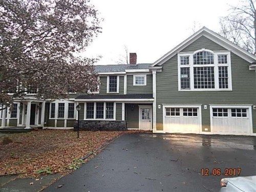 20 HUNTINGTON DR, Branford, CT 06405