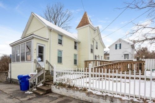 31 Borden St, Riverside, RI 02915