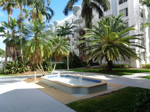 494 NW 165th Street Rd Apt C602, Miami, FL 33169