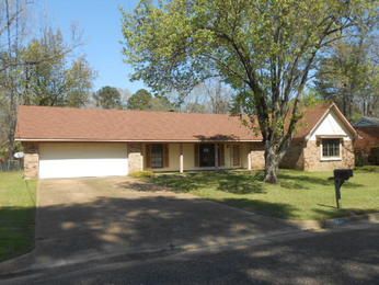 1440 Mossline Dr, Jackson, MS 39211