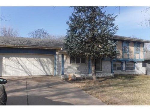 818 E James St, Derby, KS 67037