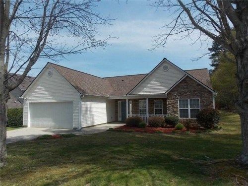 101 Lake Valley Dr, Loganville, GA 30052