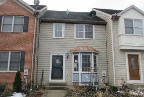 198 Morningside Dr, Falling Waters, WV 25419