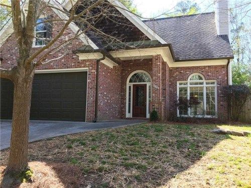 458 Hemlock Dr, Stone Mountain, GA 30083