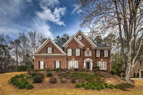 9040 Nesbit Lakes Dr, Alpharetta, GA 30022
