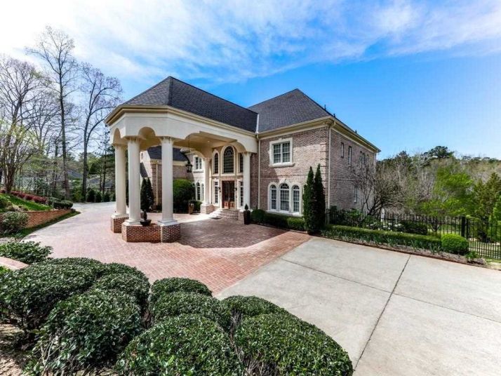 1090 Olde Towne Ln, Woodstock, GA 30189