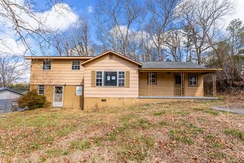 1865 Strawberry Ln, Cleveland, TN 37311