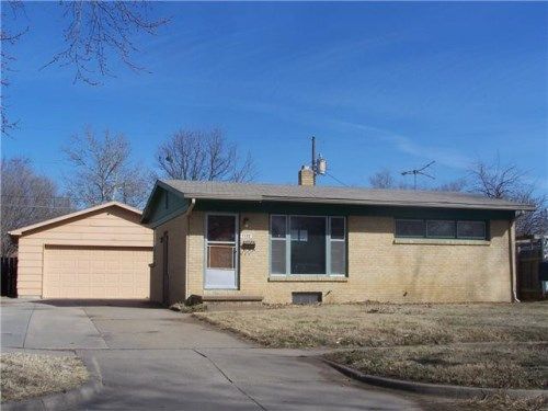 1132 E Alturas St, Wichita, KS 67216