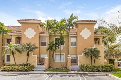 7820 NW 7th St Apt 206, Hollywood, FL 33024