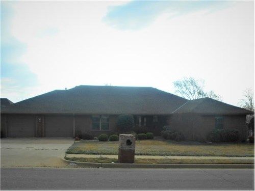 3008 Claremont Dr, Bartlesville, OK 74006