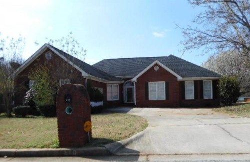 210 Olympic Dr, Fayetteville, GA 30215