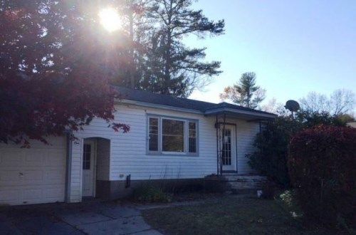 1 Pinewood Ln, Ballston Spa, NY 12020