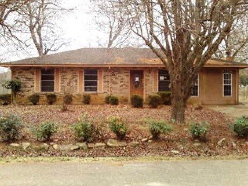 451 Third Ave, Canton, MS 39046