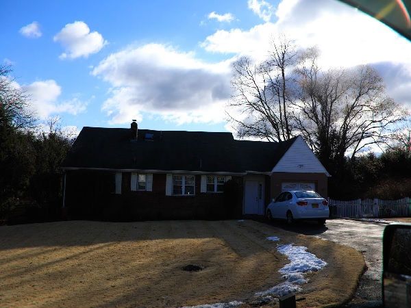 9 Sunrise Ter, New Windsor, NY 12553