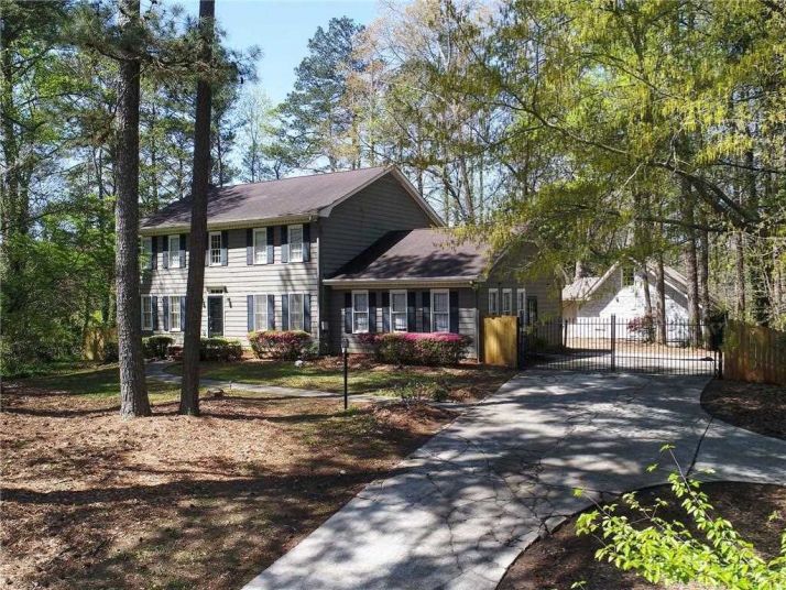 1011 Carlisle Rd, Stone Mountain, GA 30083