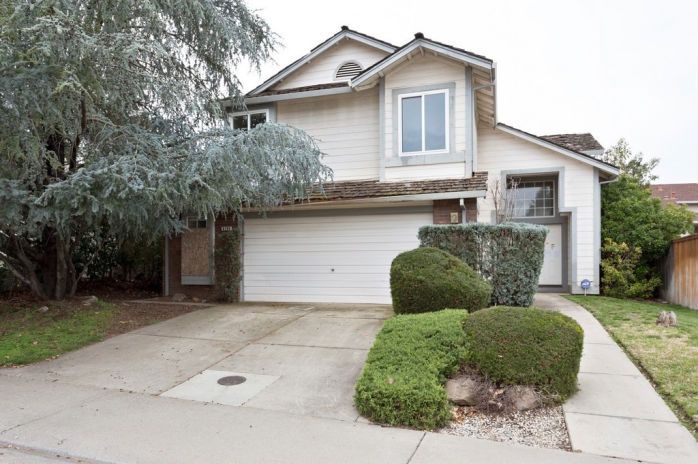 8205 Bellsbrae Dr, Antelope, CA 95843