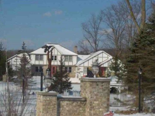 296 Jackson Rd, Aurora, OH 44202