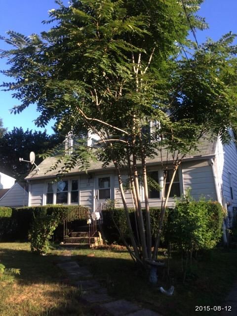 521 Lowell St, Westbury, NY 11590